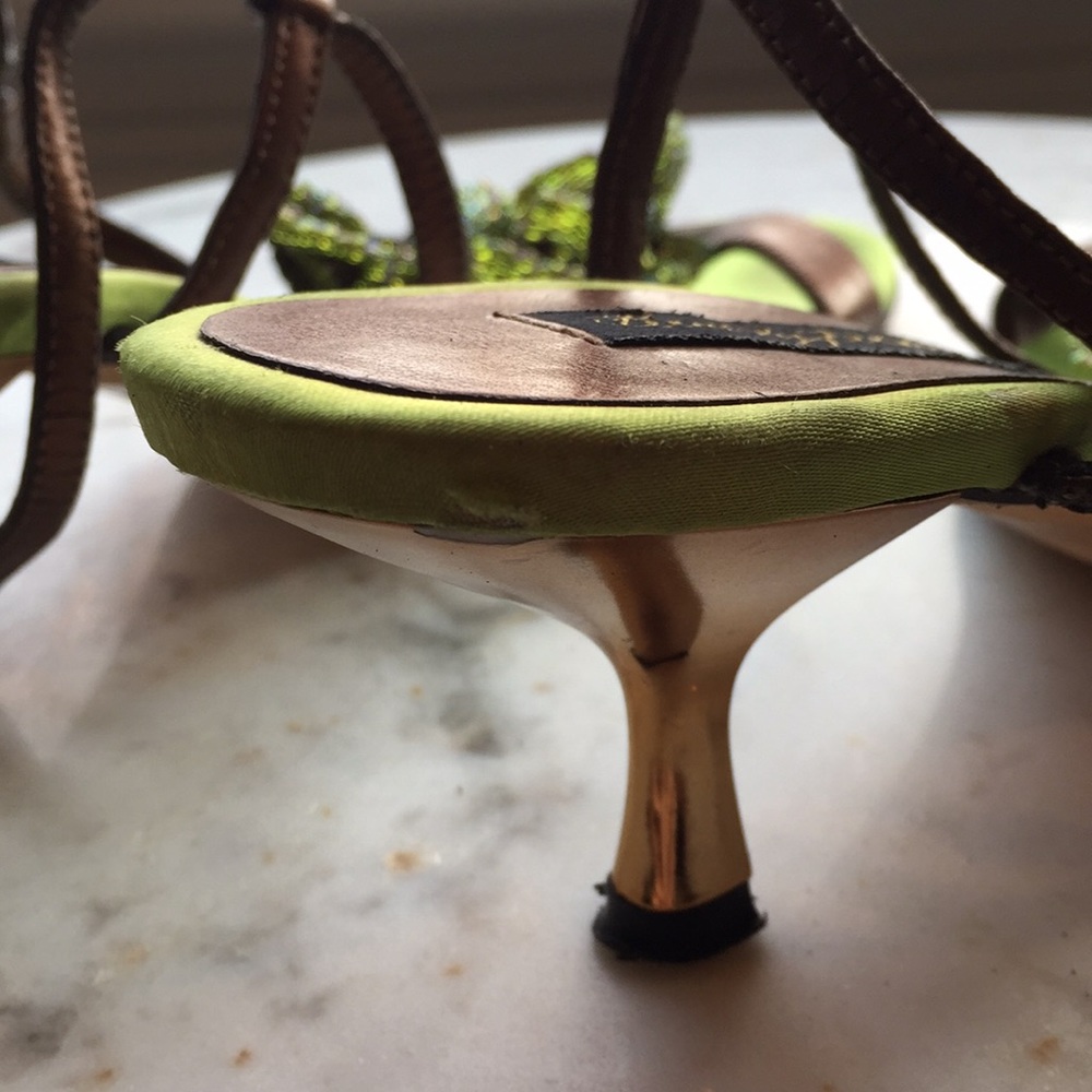 Beverly Feldman kitten heels. - Picture 5 of 8